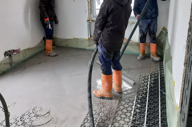 Yerden ısıtma boruları üzerine şap pompası ile şap serilmesi